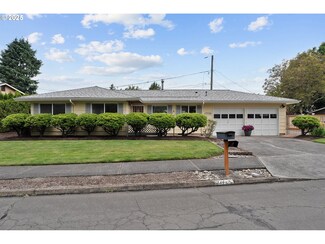17725 NE Multnomah Dr, Portland, OR 97230