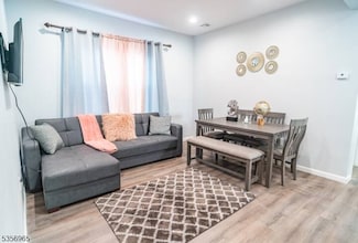 135 Fabyan Place, Newark, NJ 07112