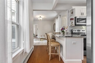 18 Newmarch St, Kittery, ME 03904