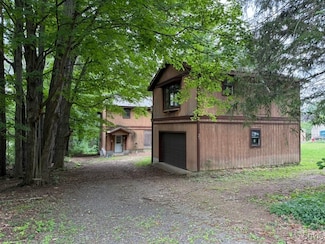 271 Ridge Rd, Oswego, NY 13126