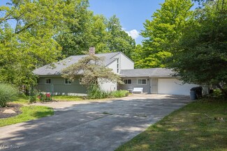 7547 N Linden Ln, Parma, OH 44130