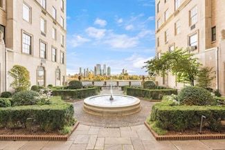 435 E 52nd St Unit 3A, New York, NY 10022