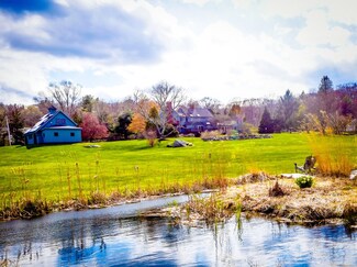 24 Hunting Ln, Sherborn, MA 01770