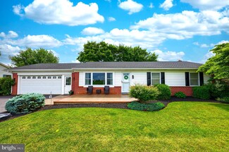 624 S Kinzer Ave, New Holland, PA 17557