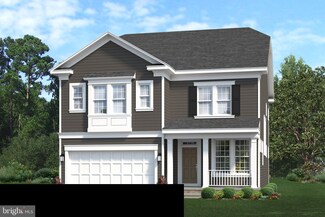 1915 Storm Dr, Falls Church, VA 22043