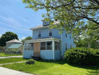 915 County St, Bennington, VT 05201