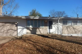 10222 Reba Dr, Saint Louis, MO 63136