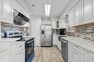 2919 Marlin Ct, League City, TX 77573