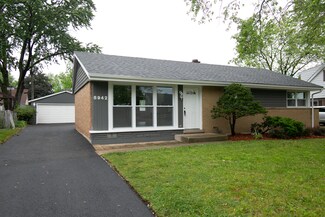 8942 Saratoga Dr, Bridgeview, IL 60455
