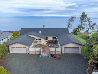 806 Milwaukee Dr, Port Angeles, WA 98363