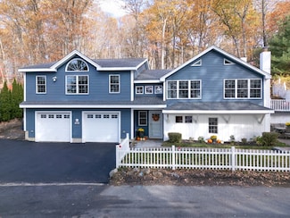 27 Downey St, Hopkinton, MA 01748
