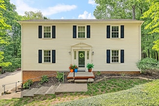 2402 Coachman Dr, Roanoke, VA 24012