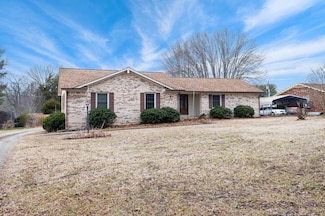 905 Spring Valley Rd, McMinnville, TN 37110