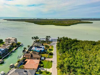 408 Antigua St, Naples, FL 34113