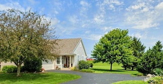 1210 Steeplechase Dr, Watertown, WI 53094