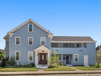 173 School St, Webster, MA 01570