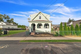 14 Norman St, Chicopee, MA 01013