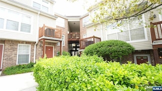 336 Village Ct Unit 3201, Fort Lee, NJ 07024