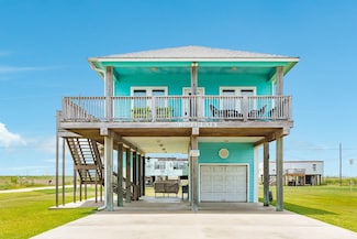 516 Treaty Dr, Freeport, TX 77541