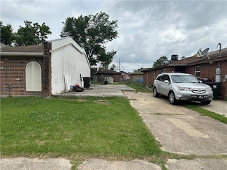 3302 Stacie Dr, Violet, LA 70092