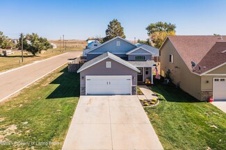 447 3rd Ave E, New England, ND 58647