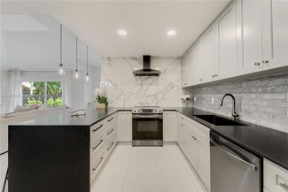 9248 Magnolia Ct, Davie, FL 33328