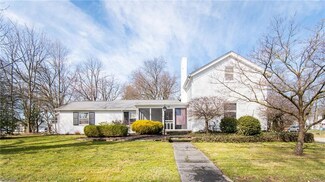 15 Water St, Youngstown, OH 44514