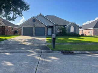 40 Cane Dr, La Place, LA 70068
