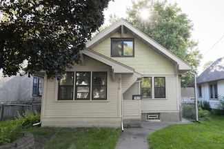 3919 Dupont Ave N, Minneapolis, MN 55412