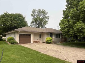 1008 Armstrong Blvd N, Saint James, MN 56081