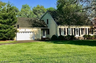 226 White Bridge Rd, Pittstown, NJ 08867