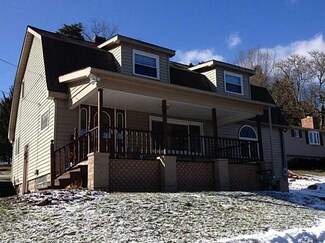 525 Sunset Dr, Trafford, PA 15085