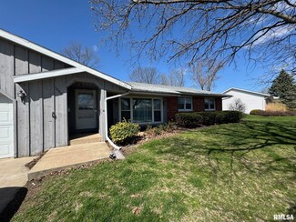 1004 Chelsea Place, Washington, IL 61571