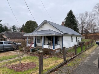 105 Palmer Ave, Franklin, PA 16323
