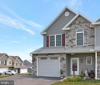 11138 Gulf Dr N, Waynesboro, PA 17268
