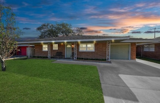622 Regal St, Houston, TX 77034