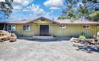20456 Skyline Rd, Tuolumne, CA 95379