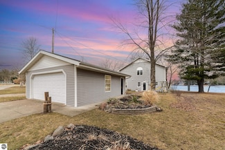 11428 S Shore Dr, Lake, MI 48632
