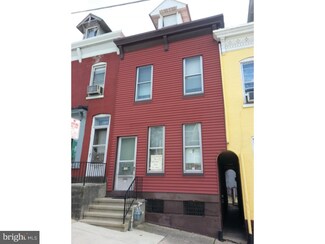 1262 Buttonwood St, Reading, PA 19604