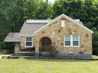 1838 Mcmillan St, Memphis, TN 38106