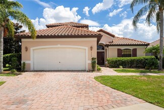 305 Villa Sorrento Cir, Haines City, FL 33844