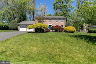 10808 Fieldwood Dr, Fairfax, VA 22030