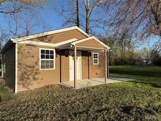 208 S Elm St, Bellflower, MO 63333