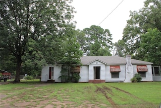 810 Hill St, Springhill, LA 71075