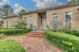 121 Poplar Ridge Dr, Brandon, MS 39047