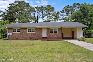 5 Oxford Dr, Jacksonville, NC 28546