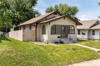 18 E Hyde Park Ave, Saint Joseph, MO 64504
