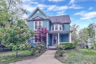 307 S Pearl St, Paola, KS 66071