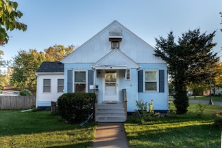 438 Arlington Ave W, Saint Paul, MN 55117