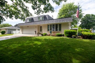 907 Lark St, Peotone, IL 60468